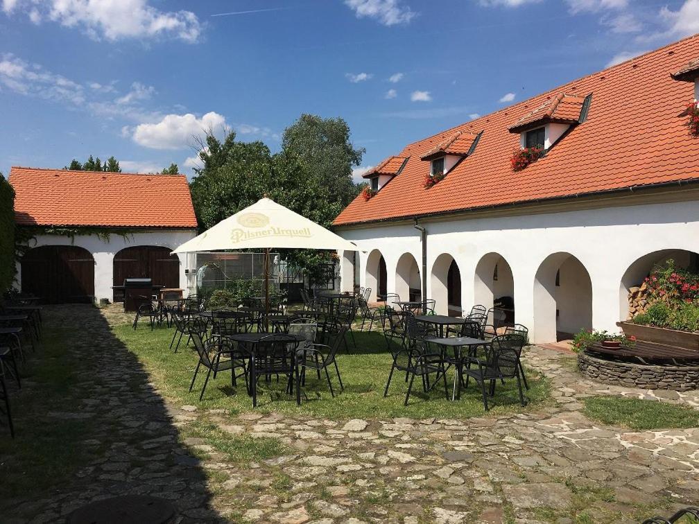 Habansky Dum Hotel Dolni Vestonice Exterior foto