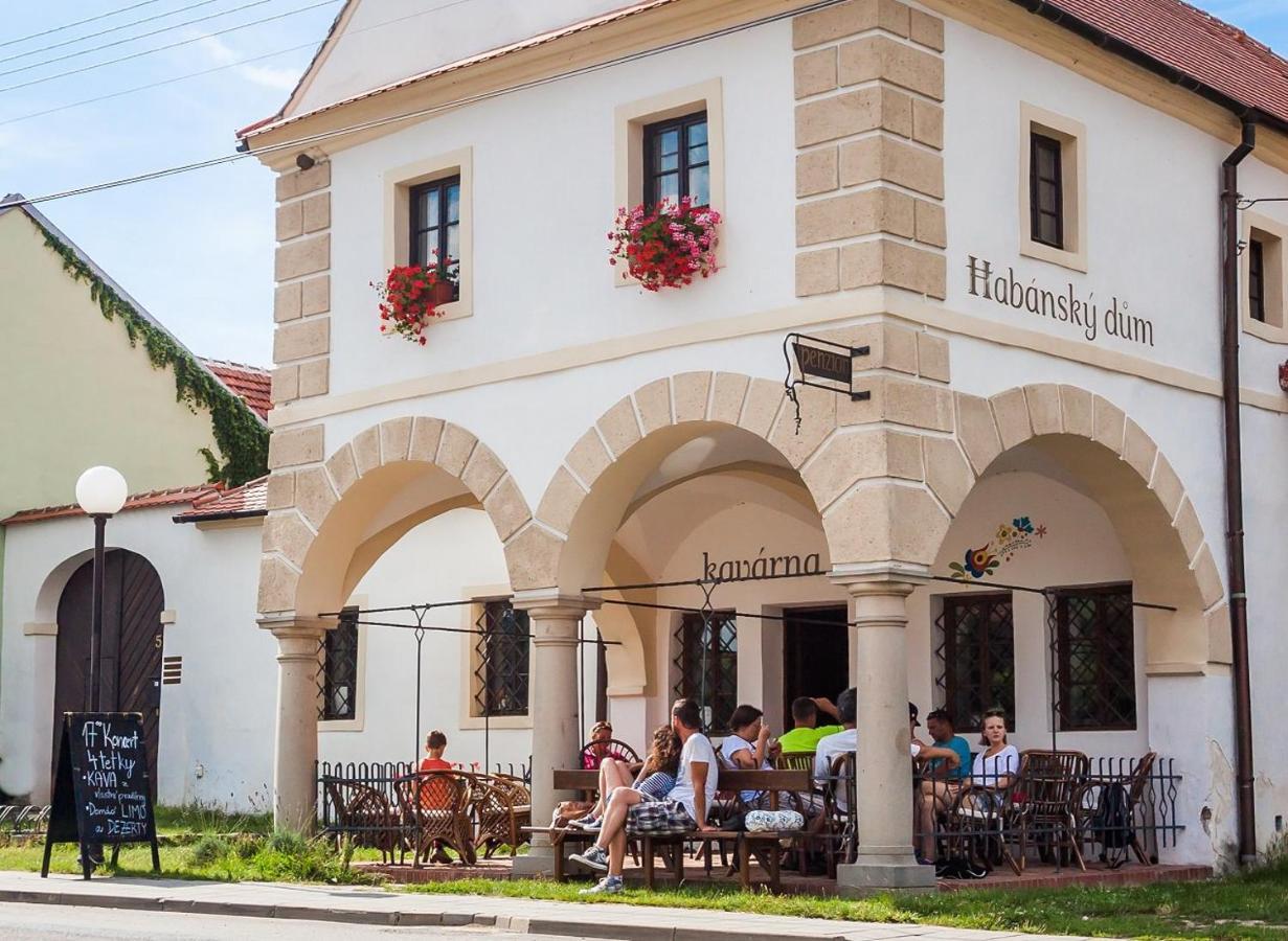 Habansky Dum Hotel Dolni Vestonice Exterior foto